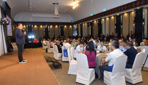 seminar-chairmaned9b8b8d6ace624ab82fff0000b8e63f.jpg
